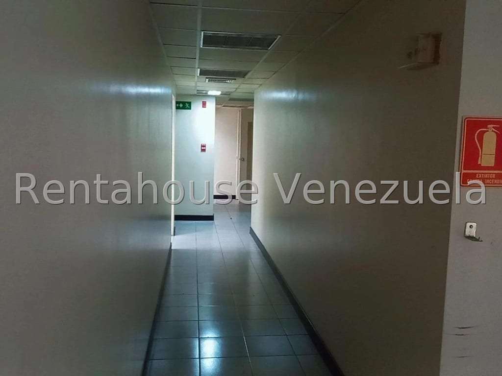 Local comercial en El Cafetal, Caracas