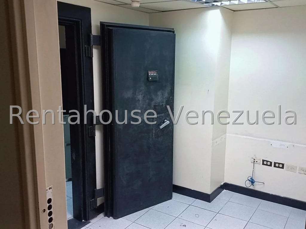 Local comercial en El Cafetal, Caracas