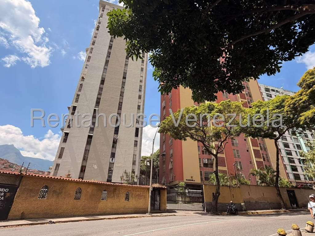 Apartamento en Palo Verde, Caracas - 1
