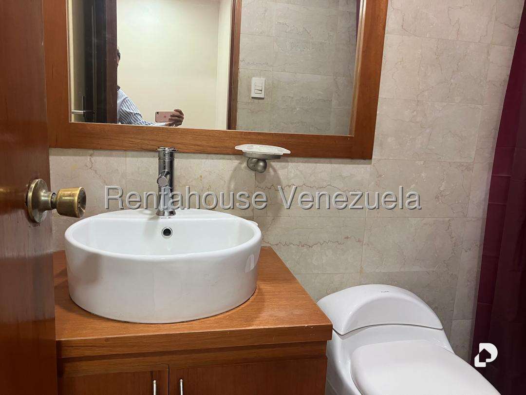 Casa en Colinas de Bello Monte, Caracas – 30