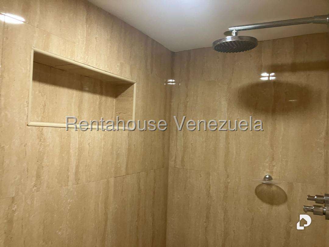Casa en Colinas de Bello Monte, Caracas – 25