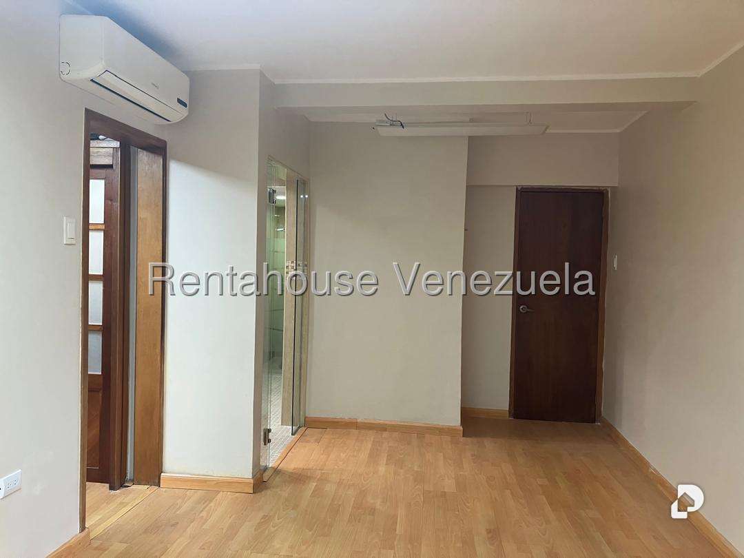 Casa en Colinas de Bello Monte, Caracas – 28