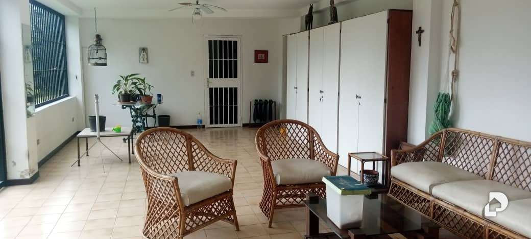 House in La Lagunita, Caracas – 11