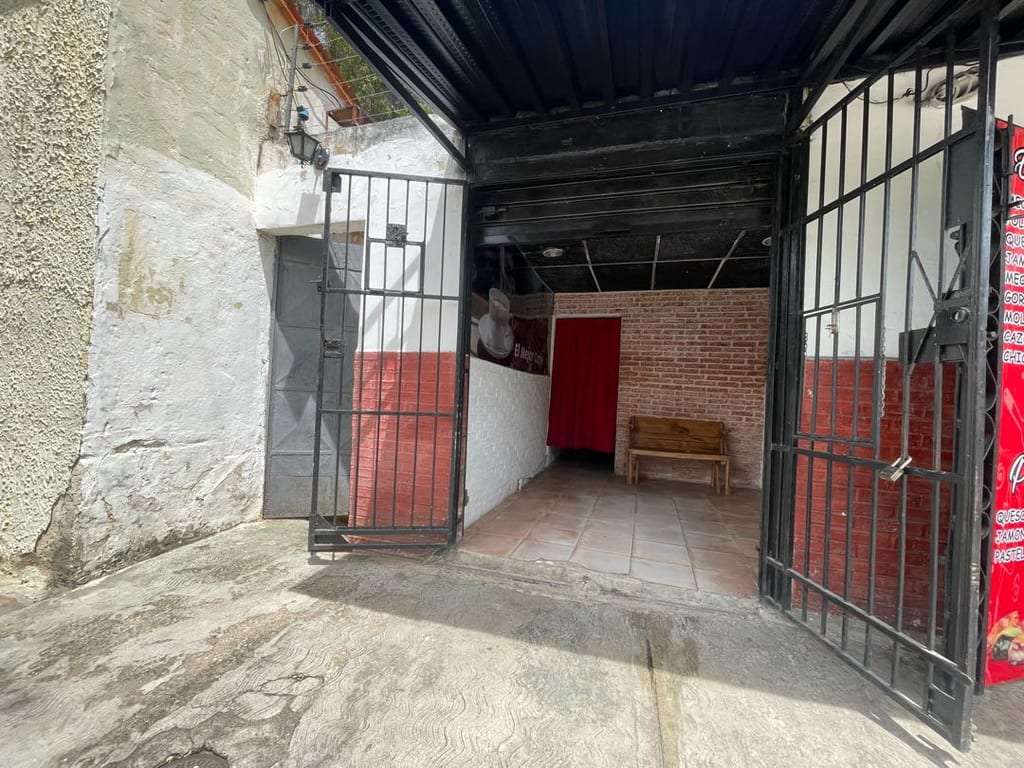 Local comercial en Valencia - 1