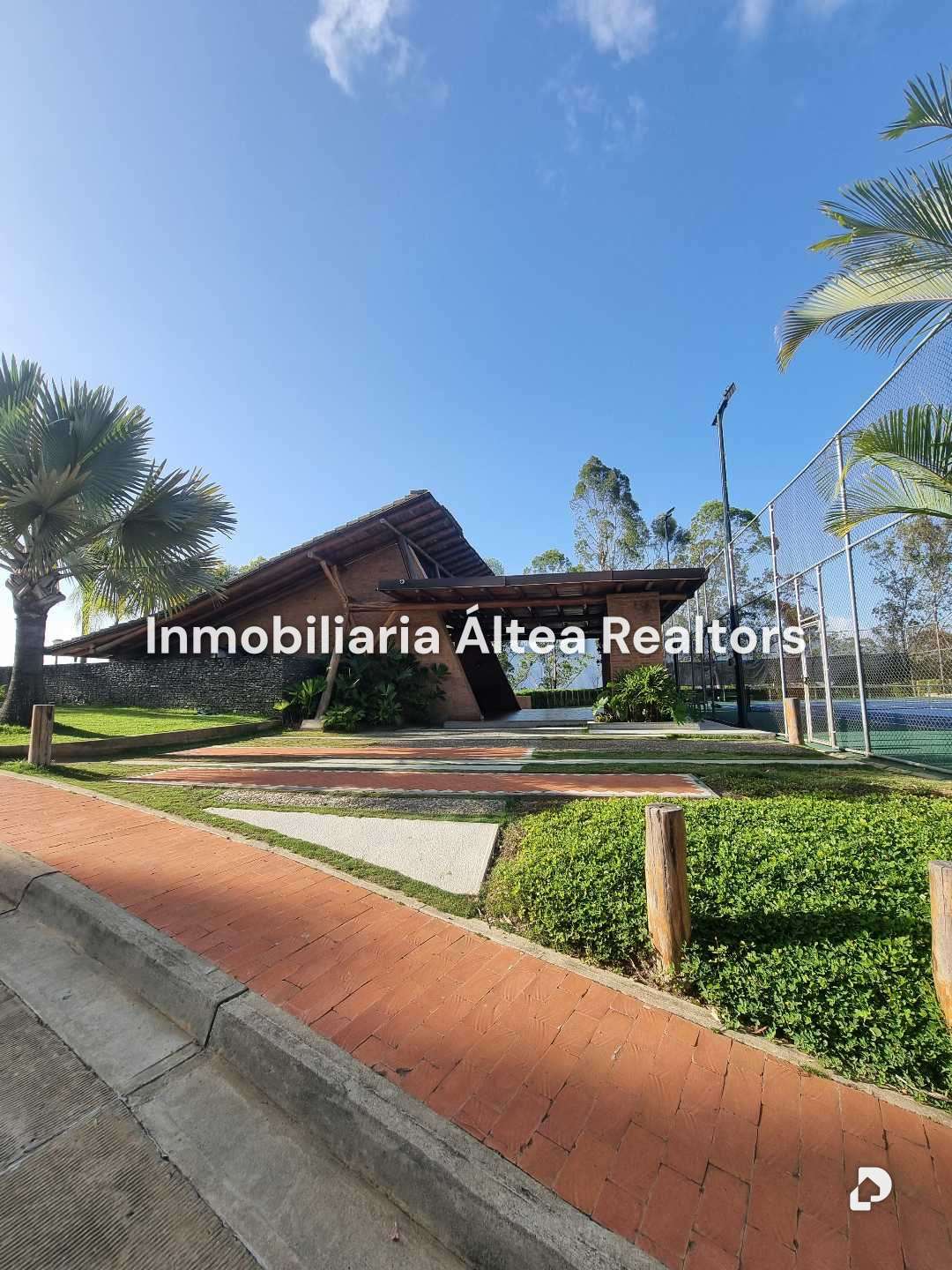 Casa en Alto Hatillo, Caracas – 25