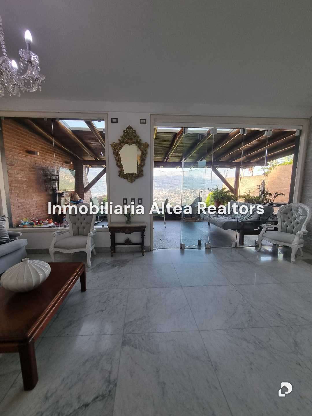 Casa en Alto Hatillo, Caracas – 13