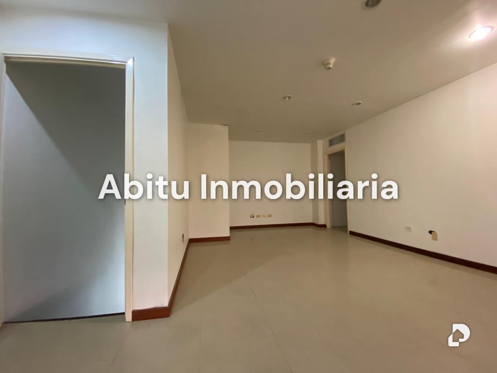 Commercial space in Los Robles, Margarita (sureste) – 2