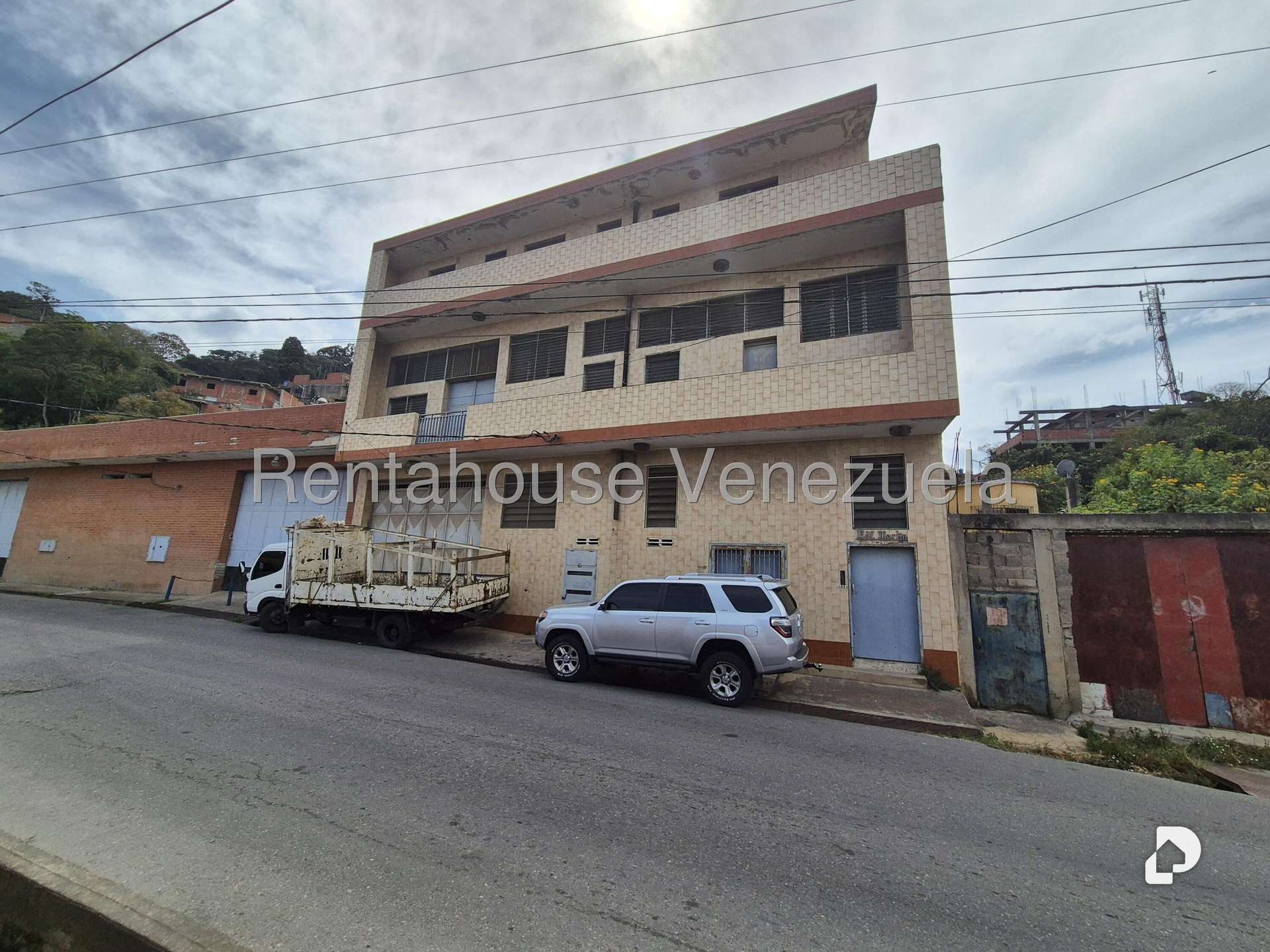 Edificio en El Junquito, Caracas – 1
