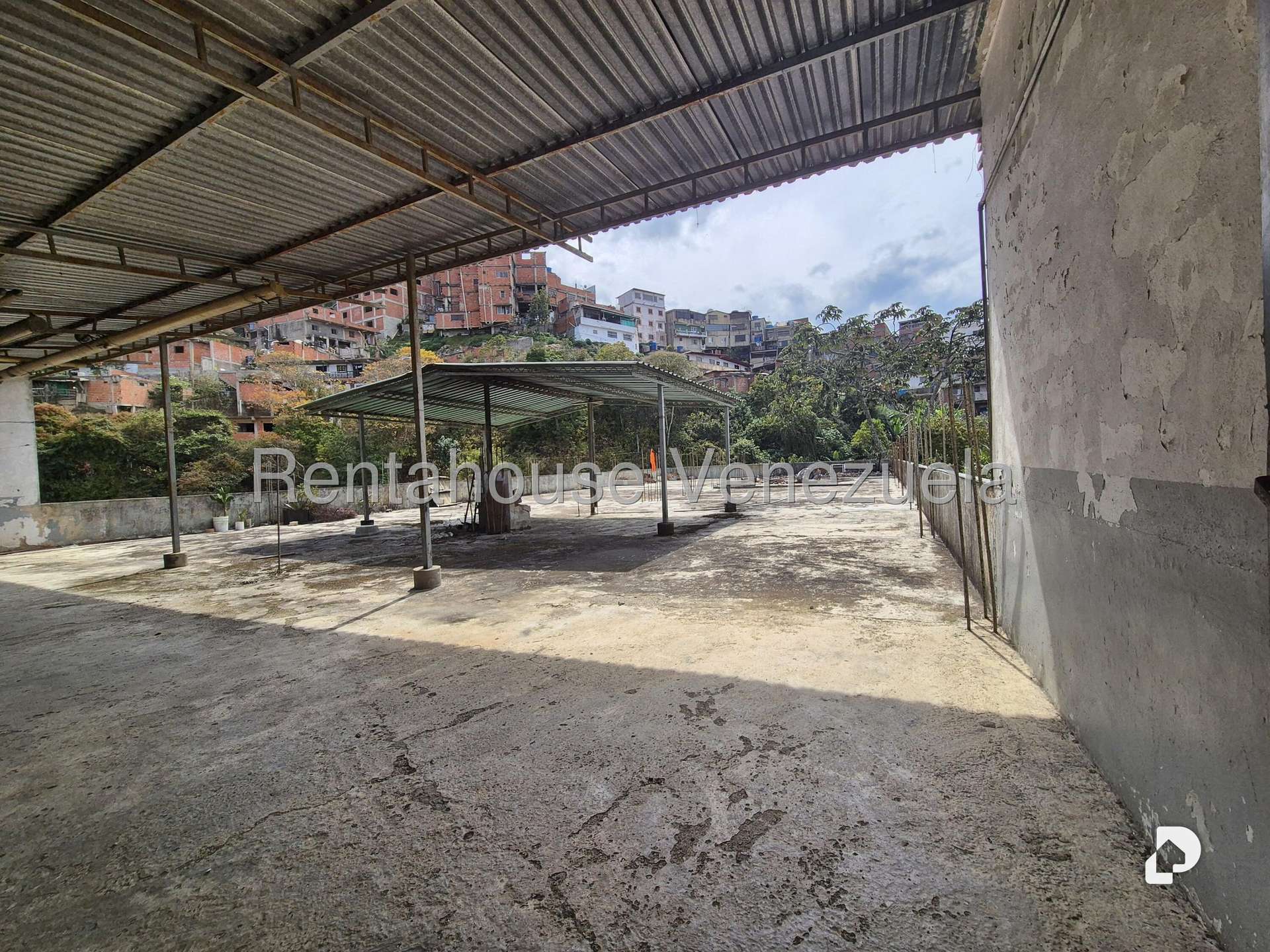 Edificio en El Junquito, Caracas – 25