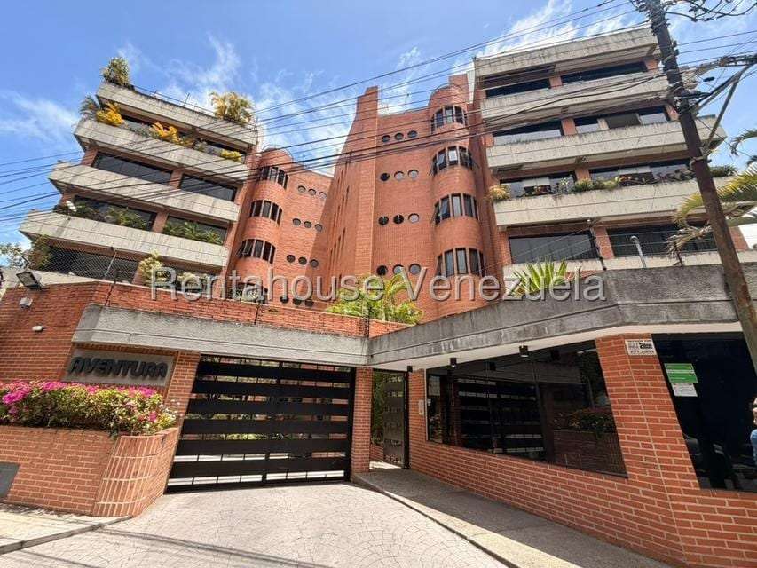Apartamento en Los Palos Grandes, Caracas - 1