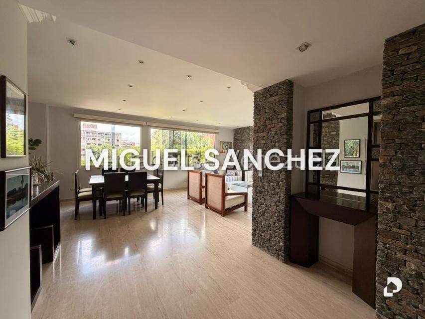 Apartamento en Los Palos Grandes, Caracas – 2