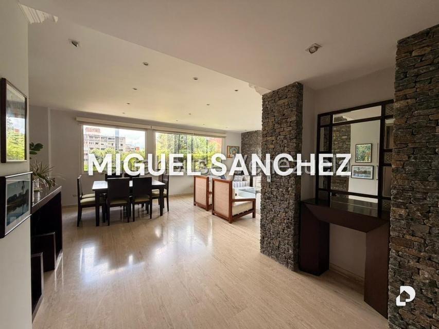 Apartamento en Los Palos Grandes, Caracas – 2