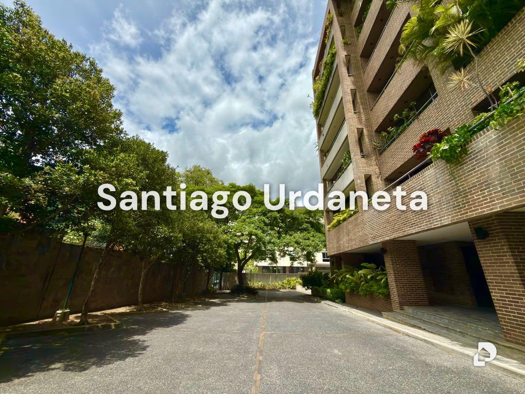 Apartamento en Country Club, Caracas – 2