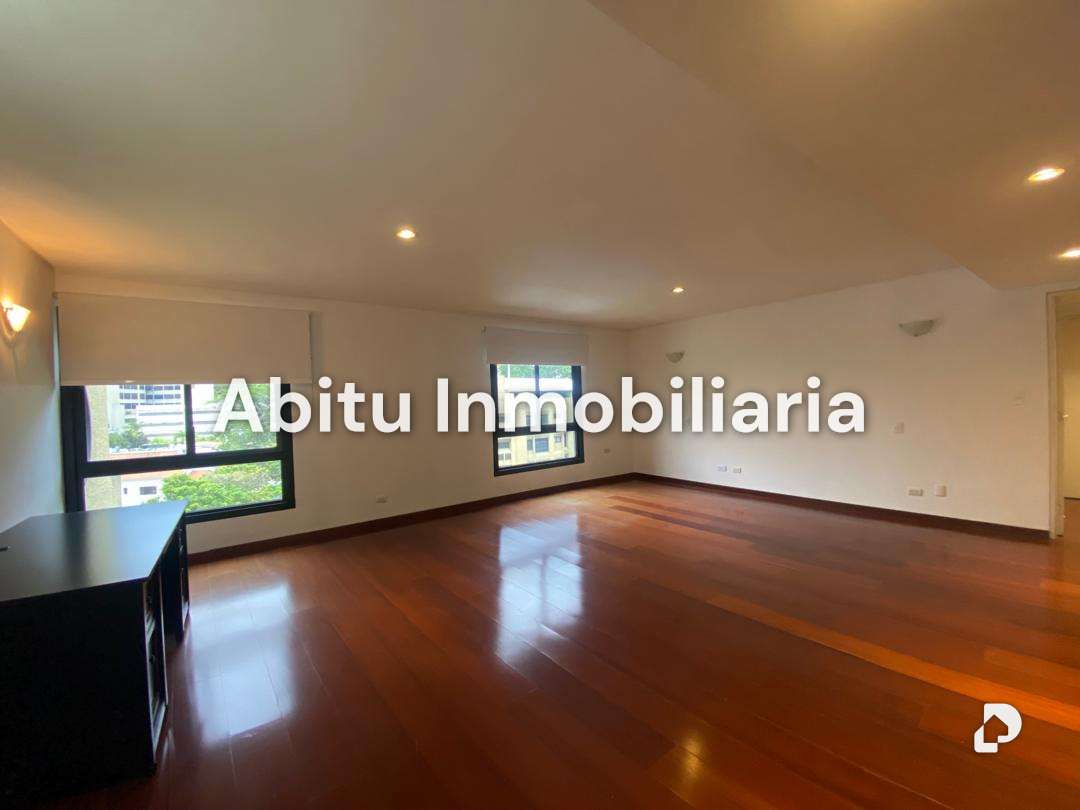 Apartamento en Altamira, Caracas – 17