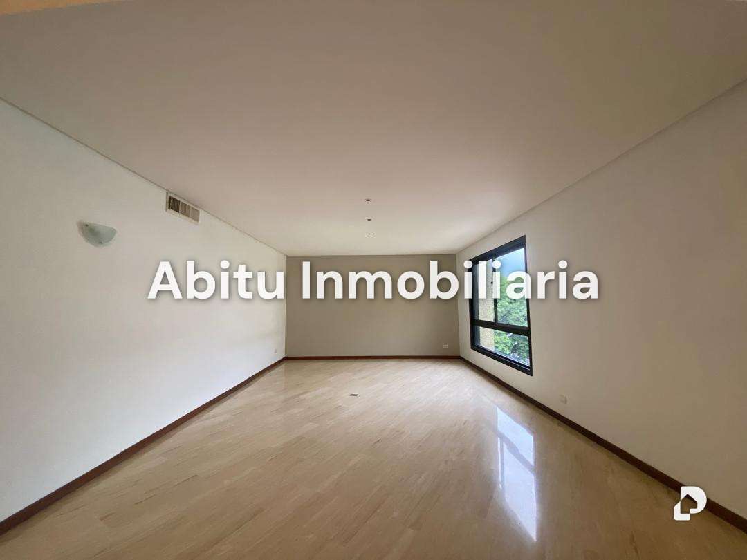 Apartamento en Altamira, Caracas – 13