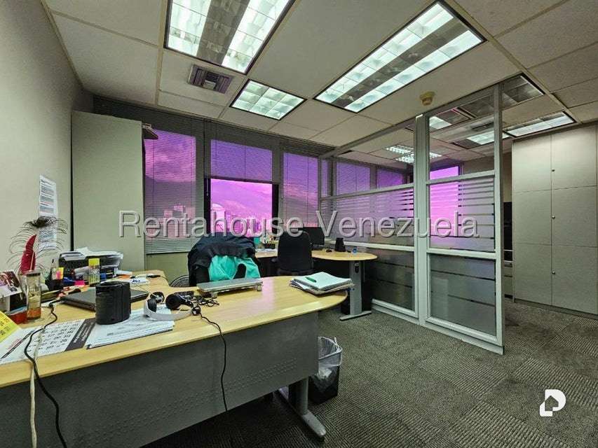 Oficina en Chacao, Caracas – 12