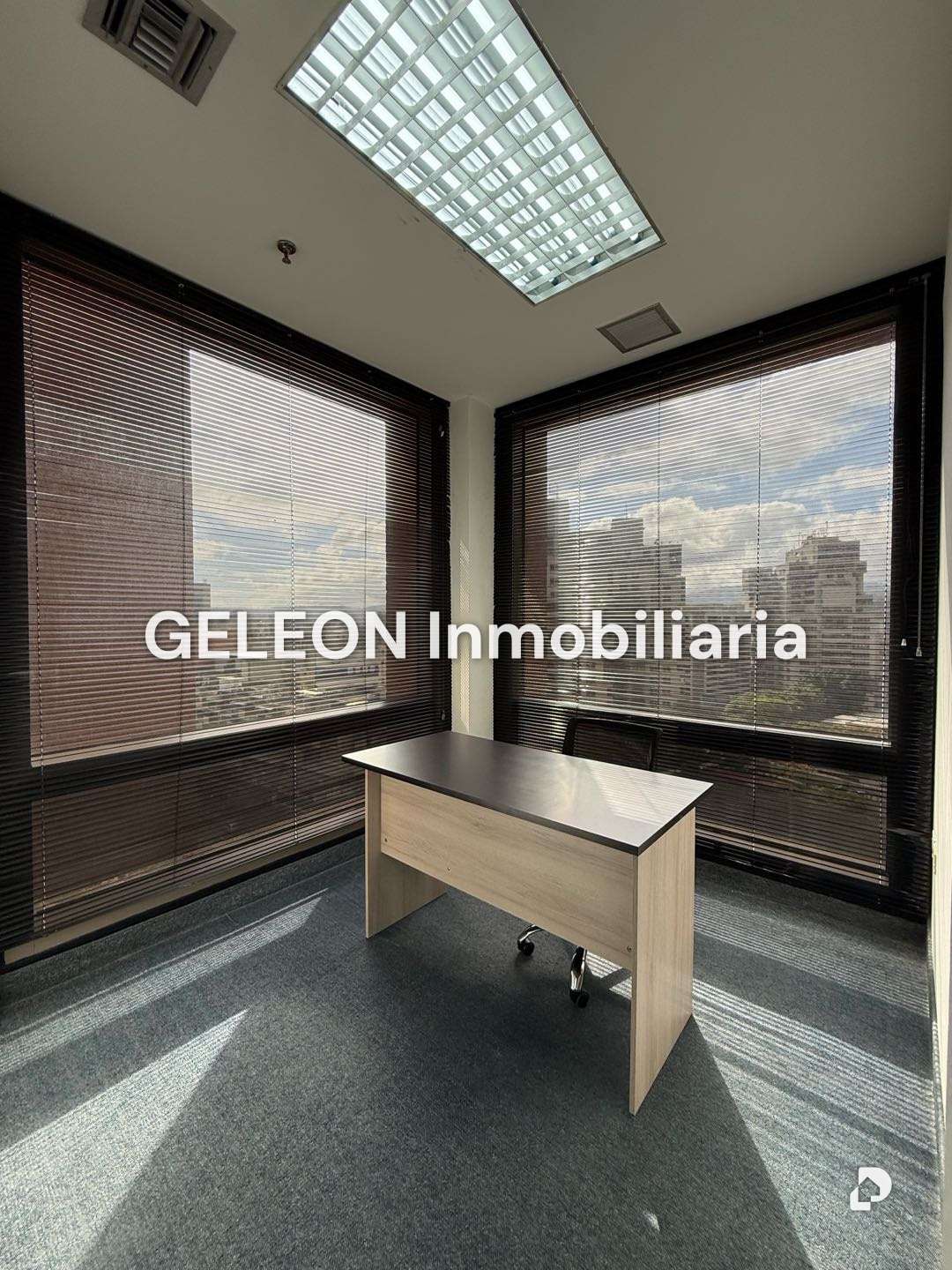 Oficina en Chacao, Caracas – 12
