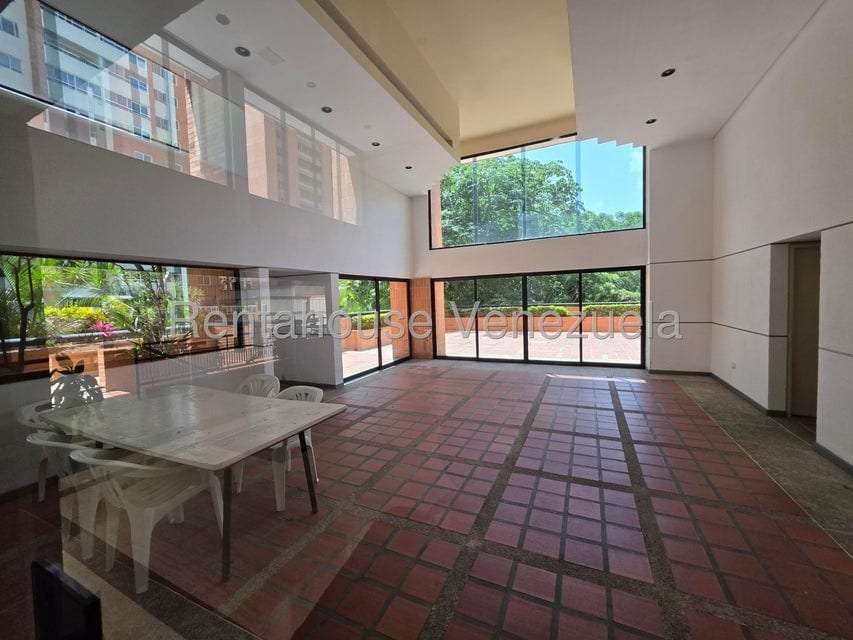 Apartamento en La Bonita, Caracas
