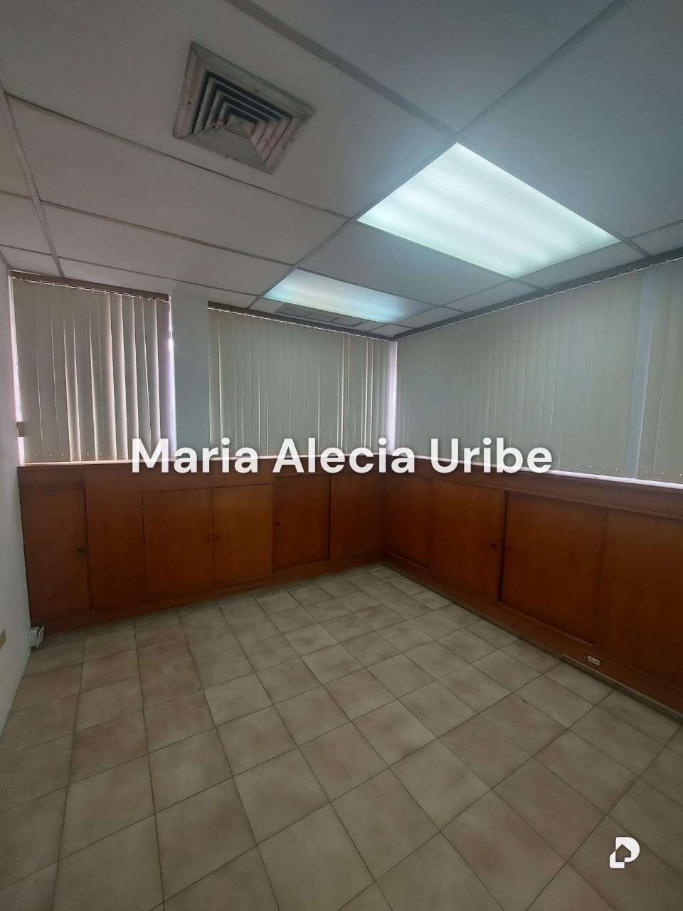 Oficina en Los Palos Grandes, Caracas – 9