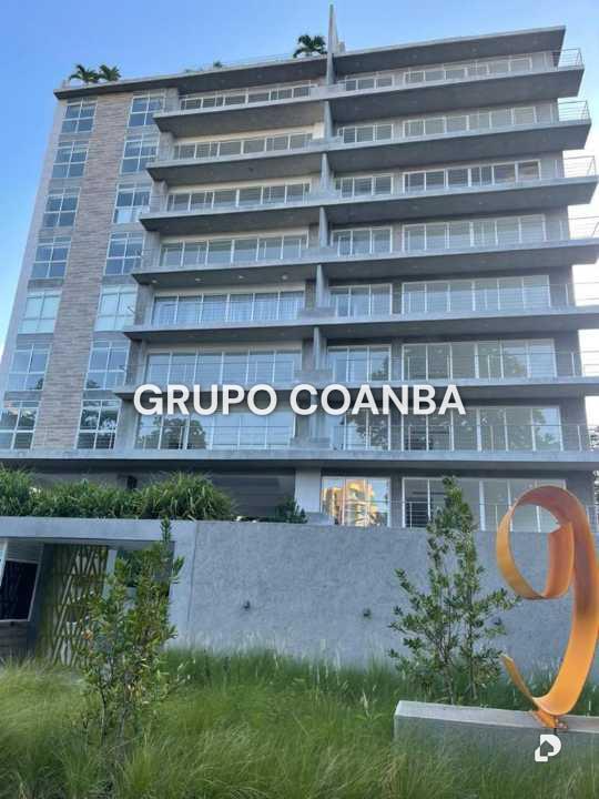 Apartamento en Country Club, Caracas – 2