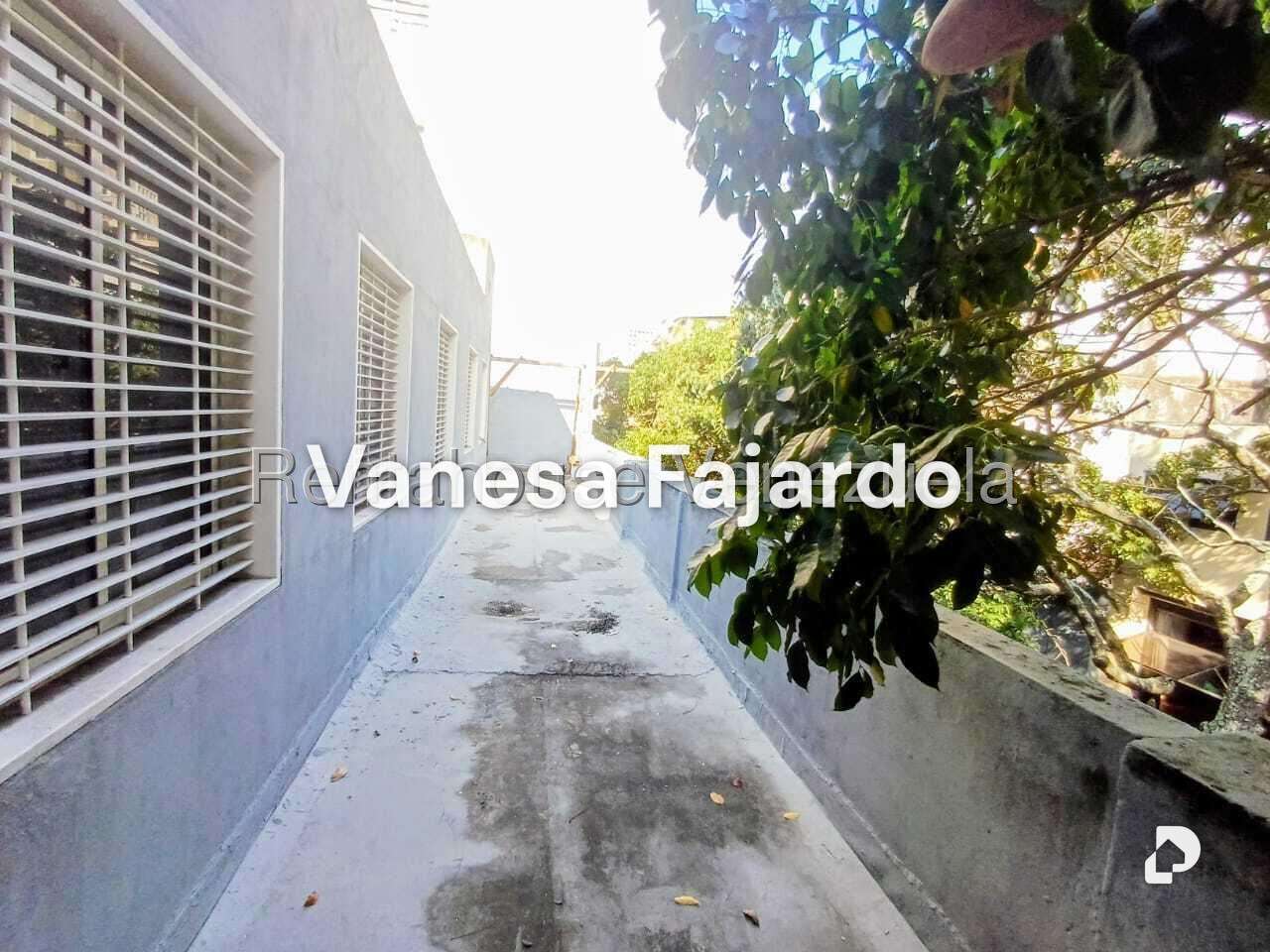 Local comercial en Parroquia Catedral, Caracas – 30