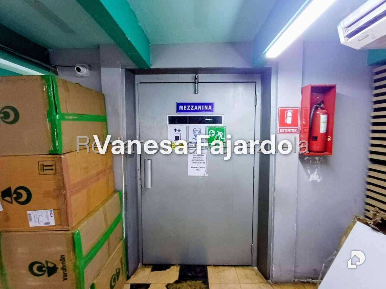 Local comercial en Parroquia Catedral, Caracas – 18
