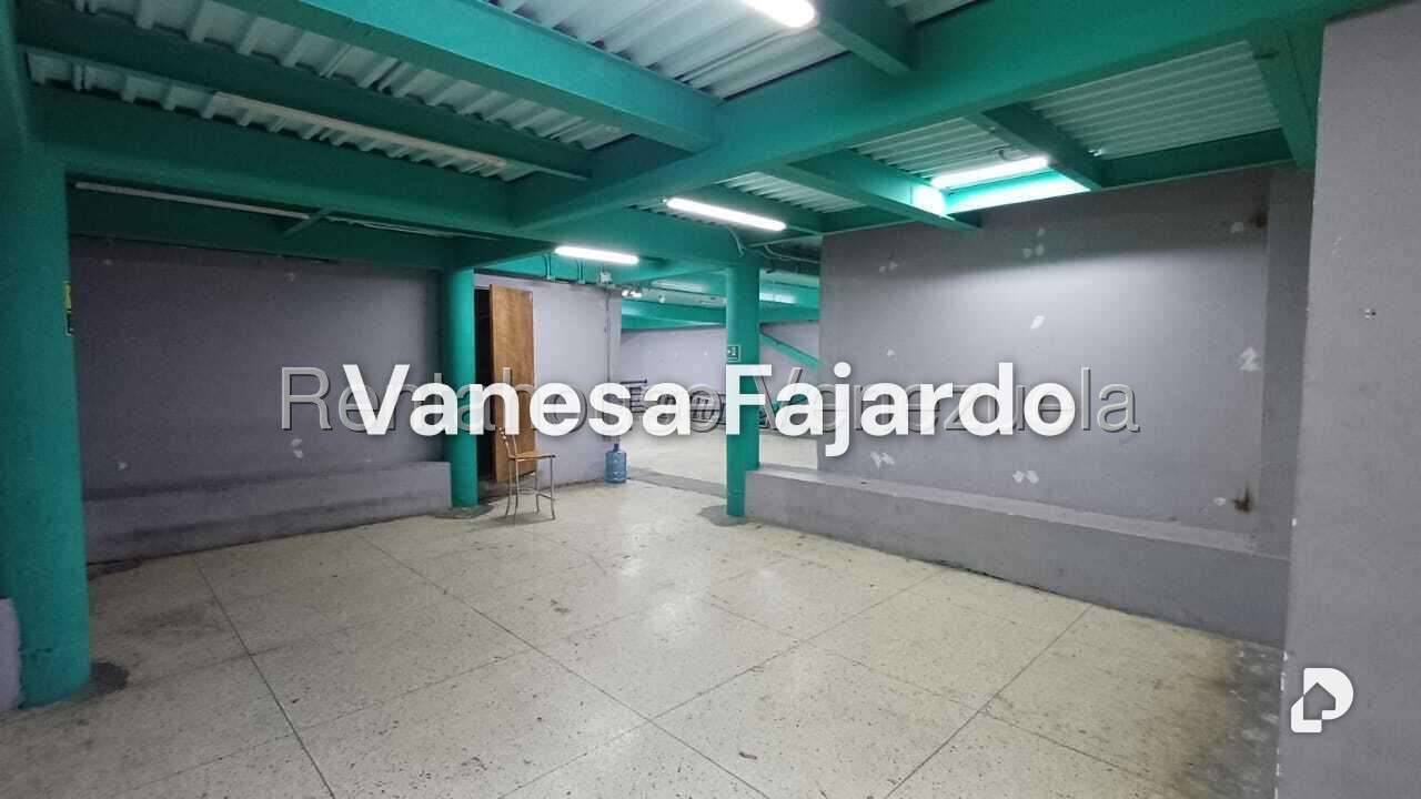 Local comercial en Parroquia Catedral, Caracas – 14