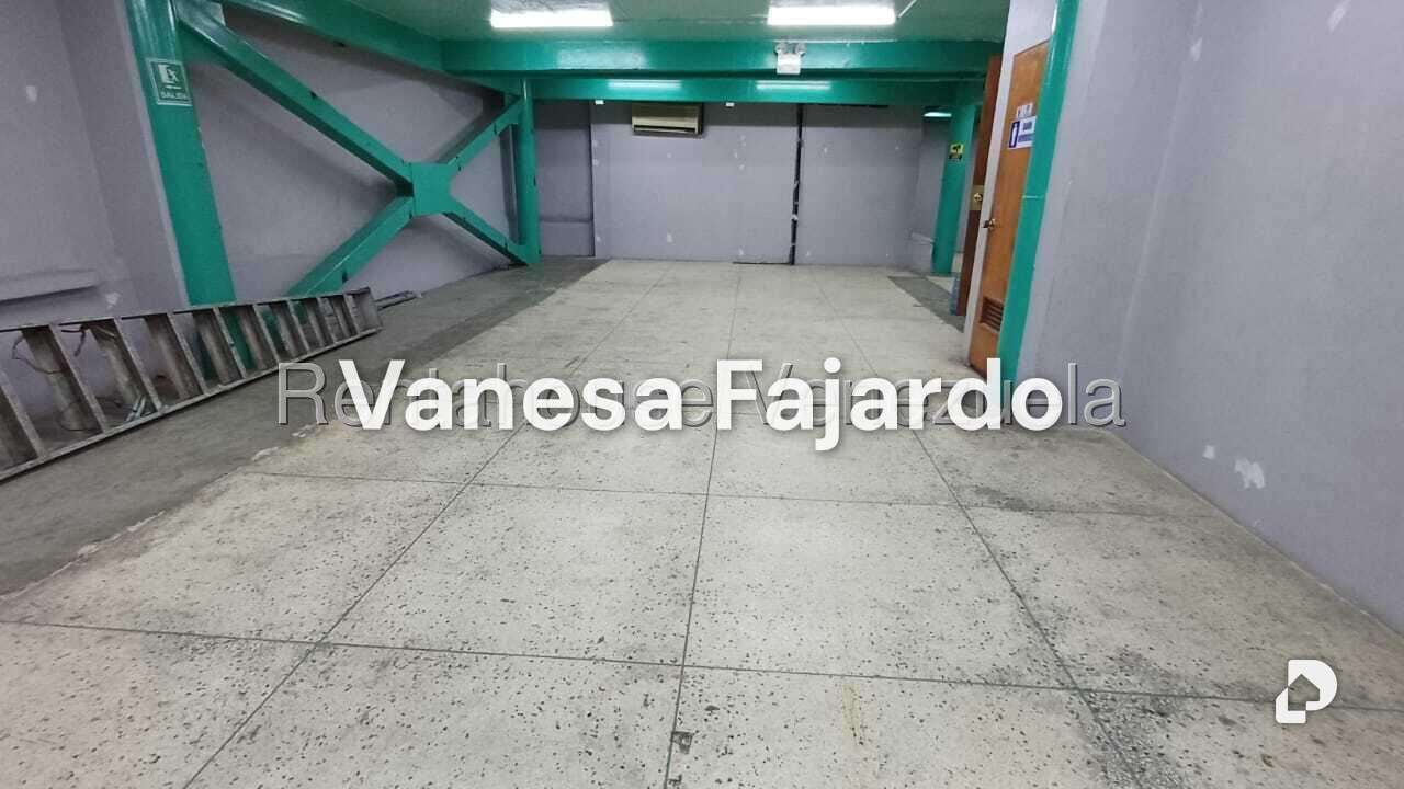 Local comercial en Parroquia Catedral, Caracas – 12