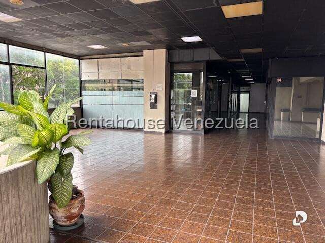 Local comercial en Macaracuay, Caracas – 4