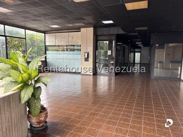 Local comercial en Macaracuay, Caracas – 4
