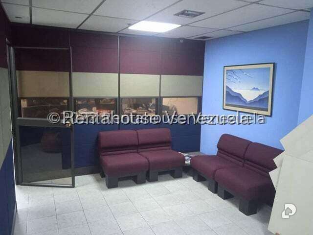 Local comercial en La Urbina, Caracas – 10