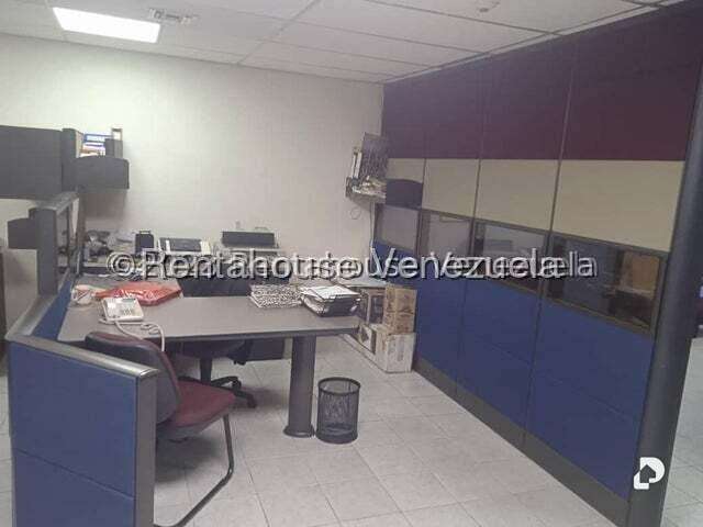 Local comercial en La Urbina, Caracas – 21
