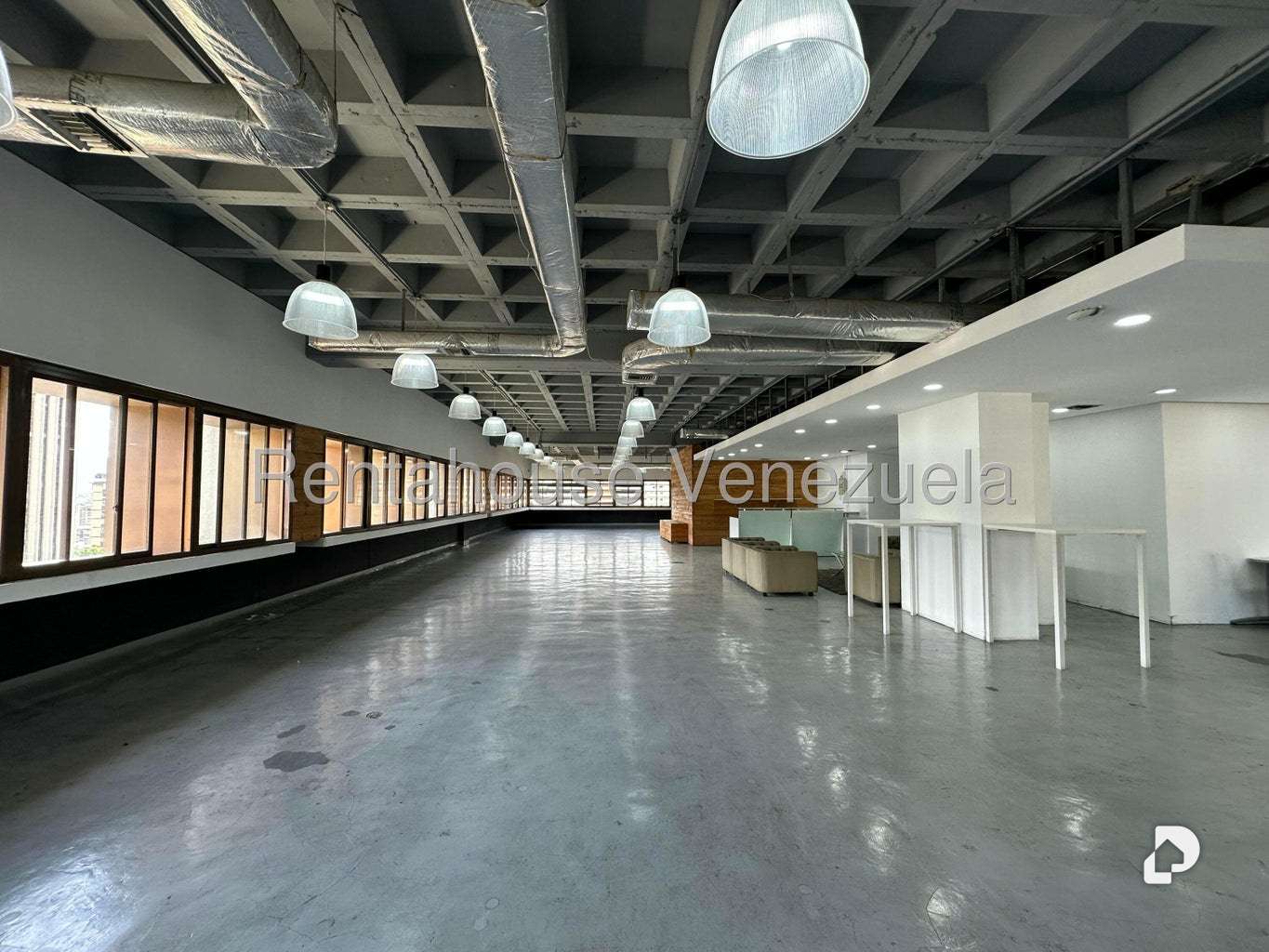 Oficina en Los Palos Grandes, Caracas – 10