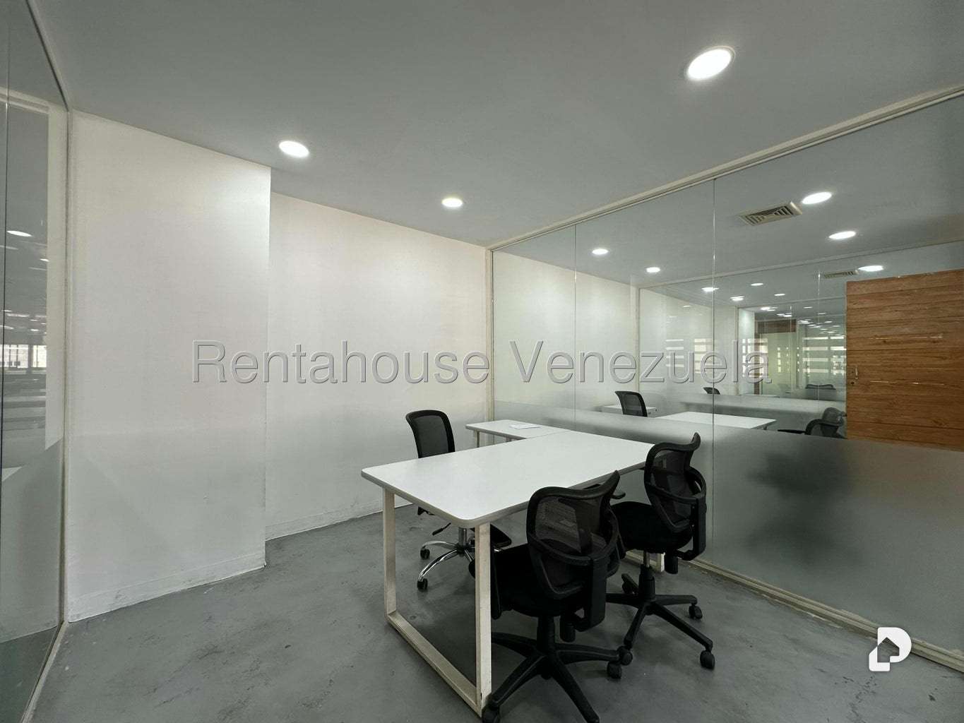 Oficina en Los Palos Grandes, Caracas – 16
