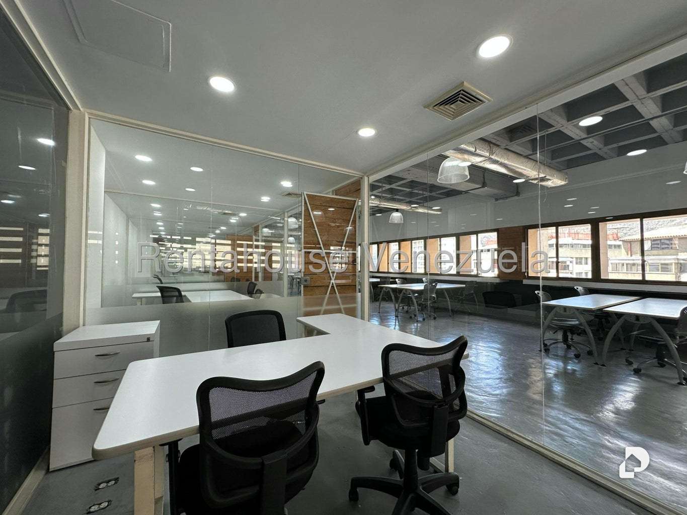Oficina en Los Palos Grandes, Caracas – 15