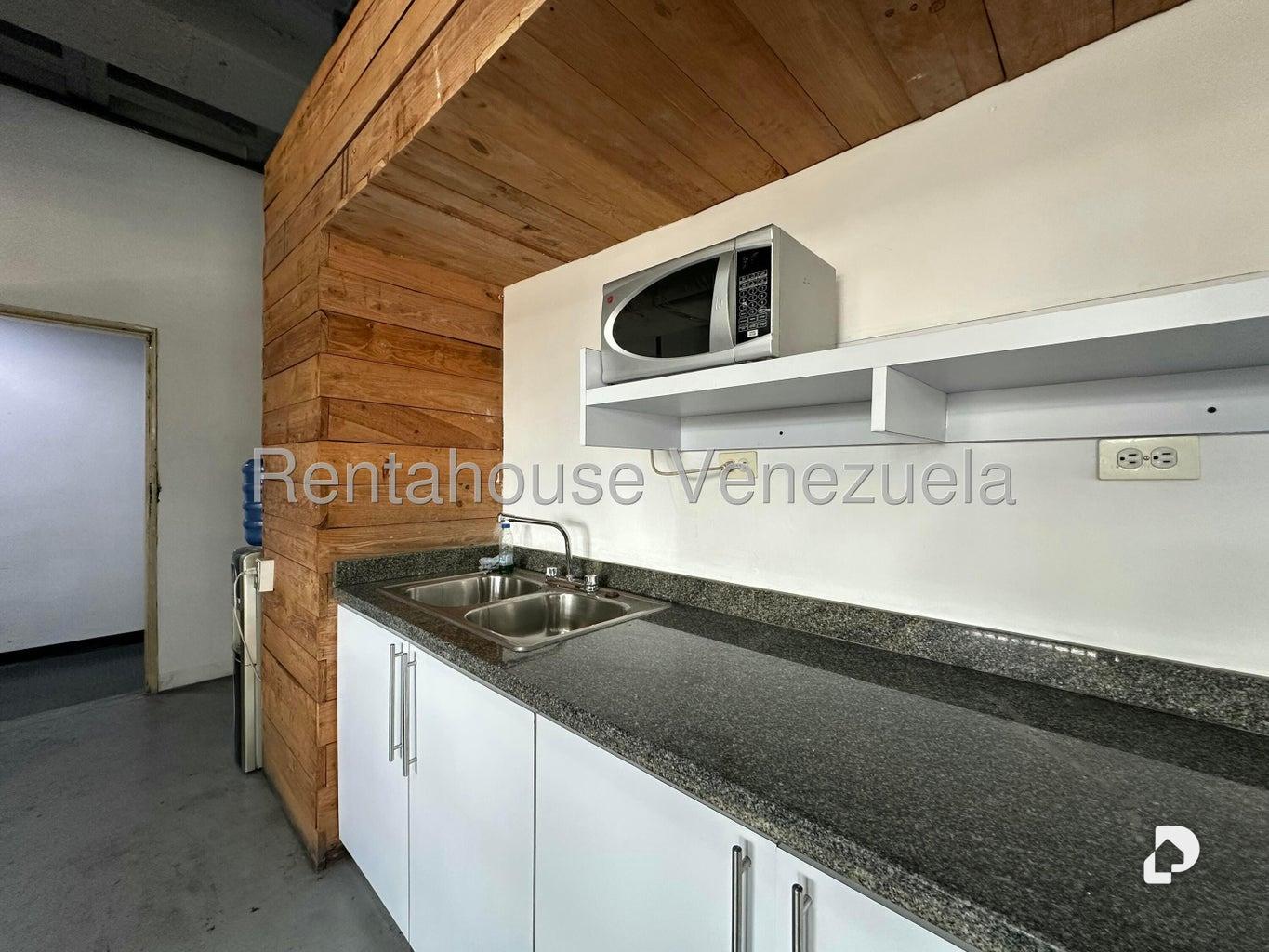 Oficina en Los Palos Grandes, Caracas – 3