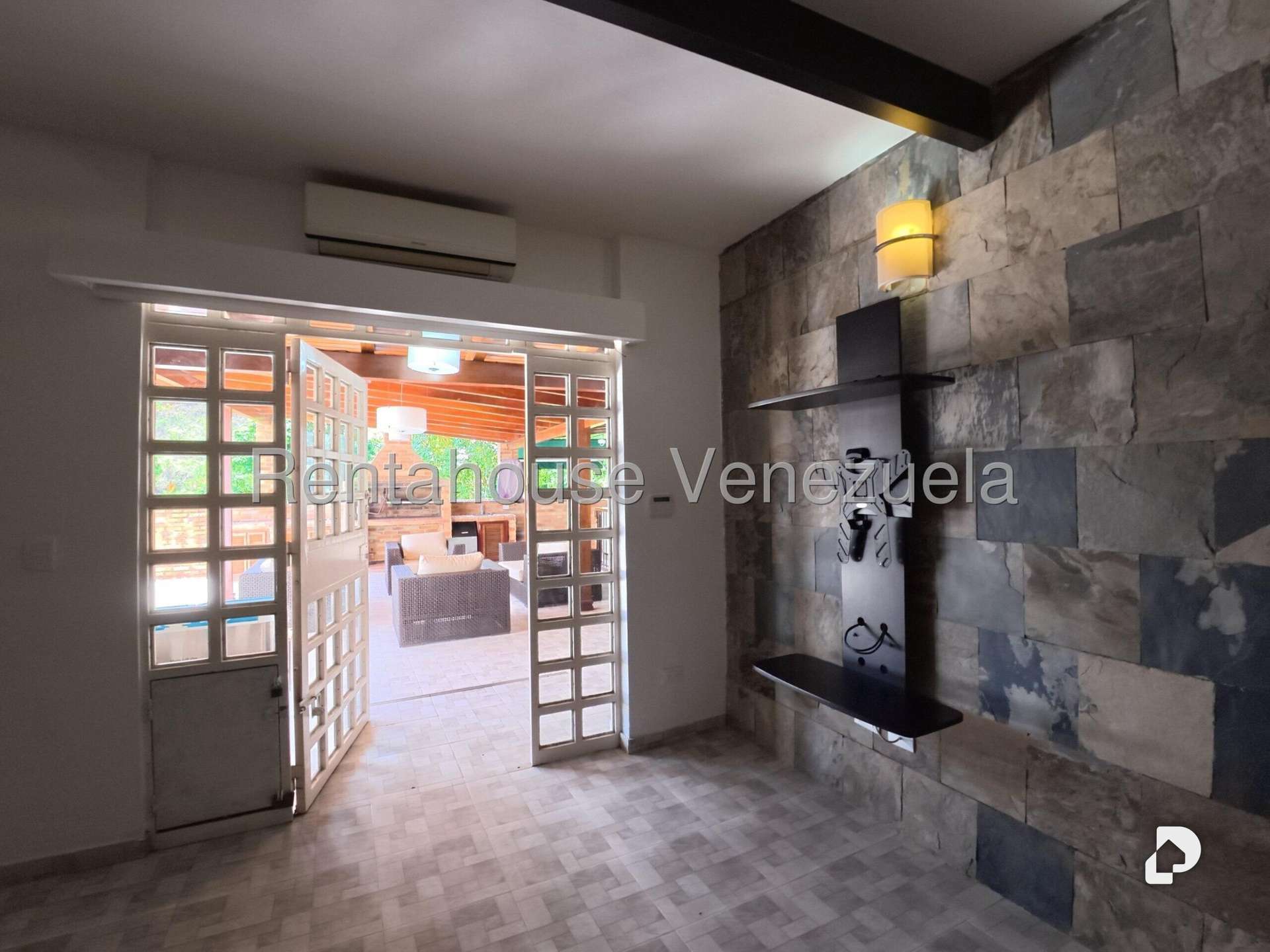 Apartamento en La Bonita, Caracas – 24
