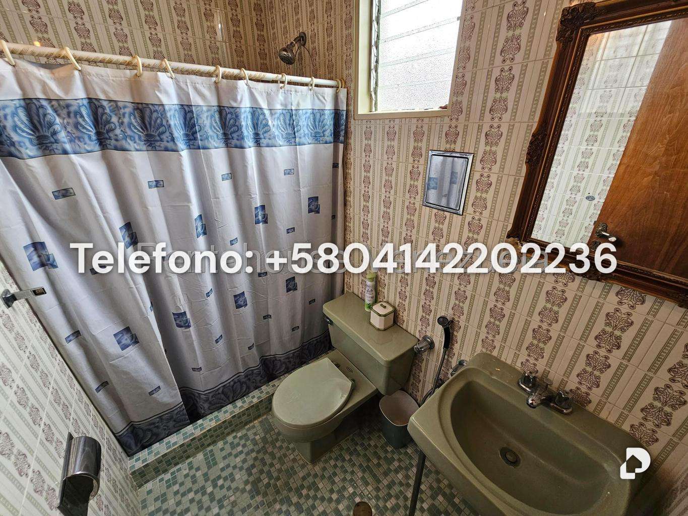 Casa en Prados del Este, Caracas – 25
