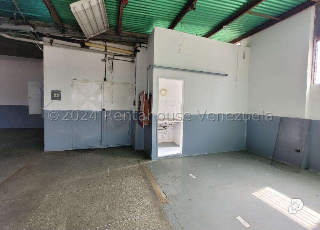 Galpón en Boleíta Sur, Caracas – 11