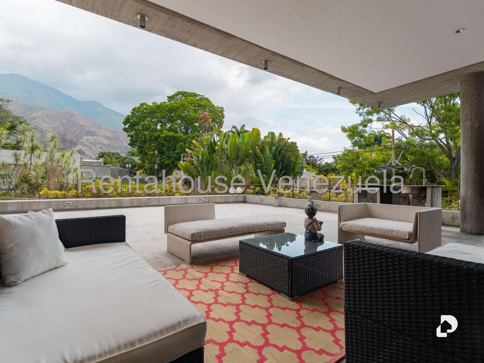 Casa en Los Chorros, Caracas – 95