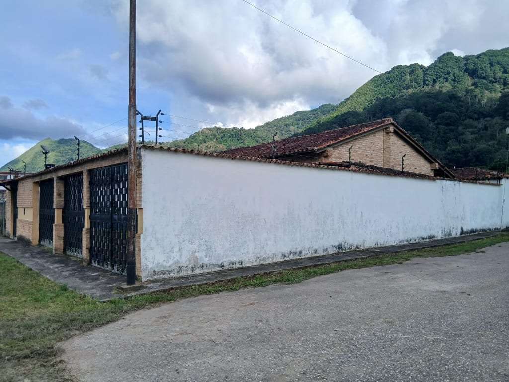 House in Caripe - 1