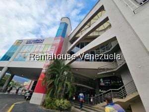 Local comercial en Urbanización El Bosque, Maracay - 1