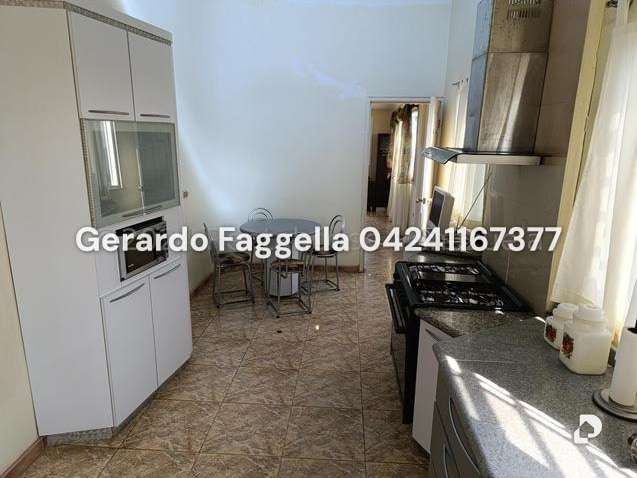 Casa en Los Guayabitos, Caracas – 13
