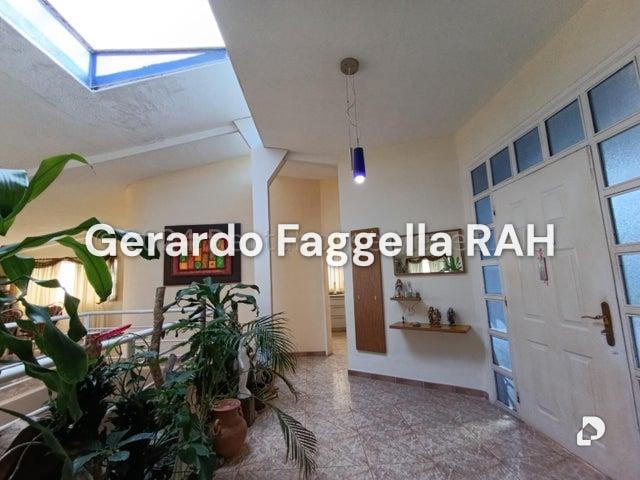 Casa en Los Guayabitos, Caracas – 3