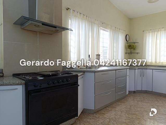 Casa en Los Guayabitos, Caracas – 12