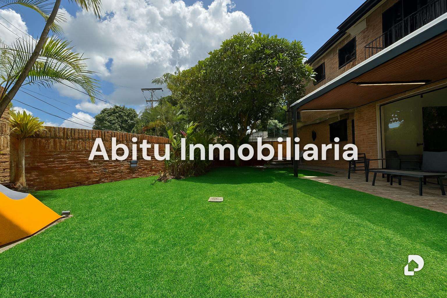 Casa en Los Palos Grandes, Caracas – 2