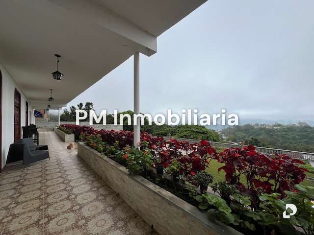 House in La Lagunita, Caracas – 21