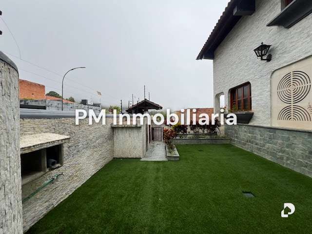 House in La Lagunita, Caracas – 26