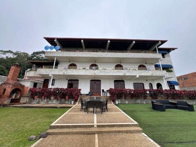 Casa en La Lagunita, Caracas - 1
