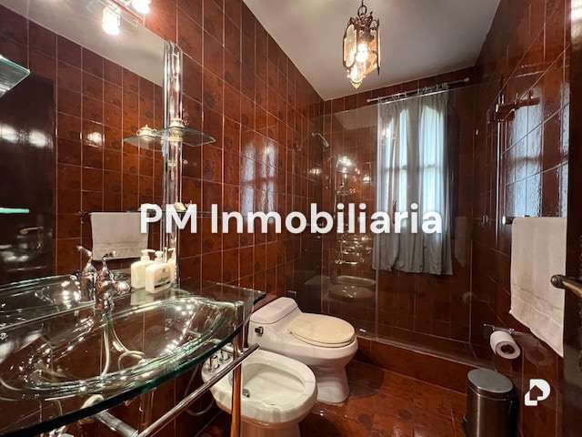 House in La Lagunita, Caracas – 18